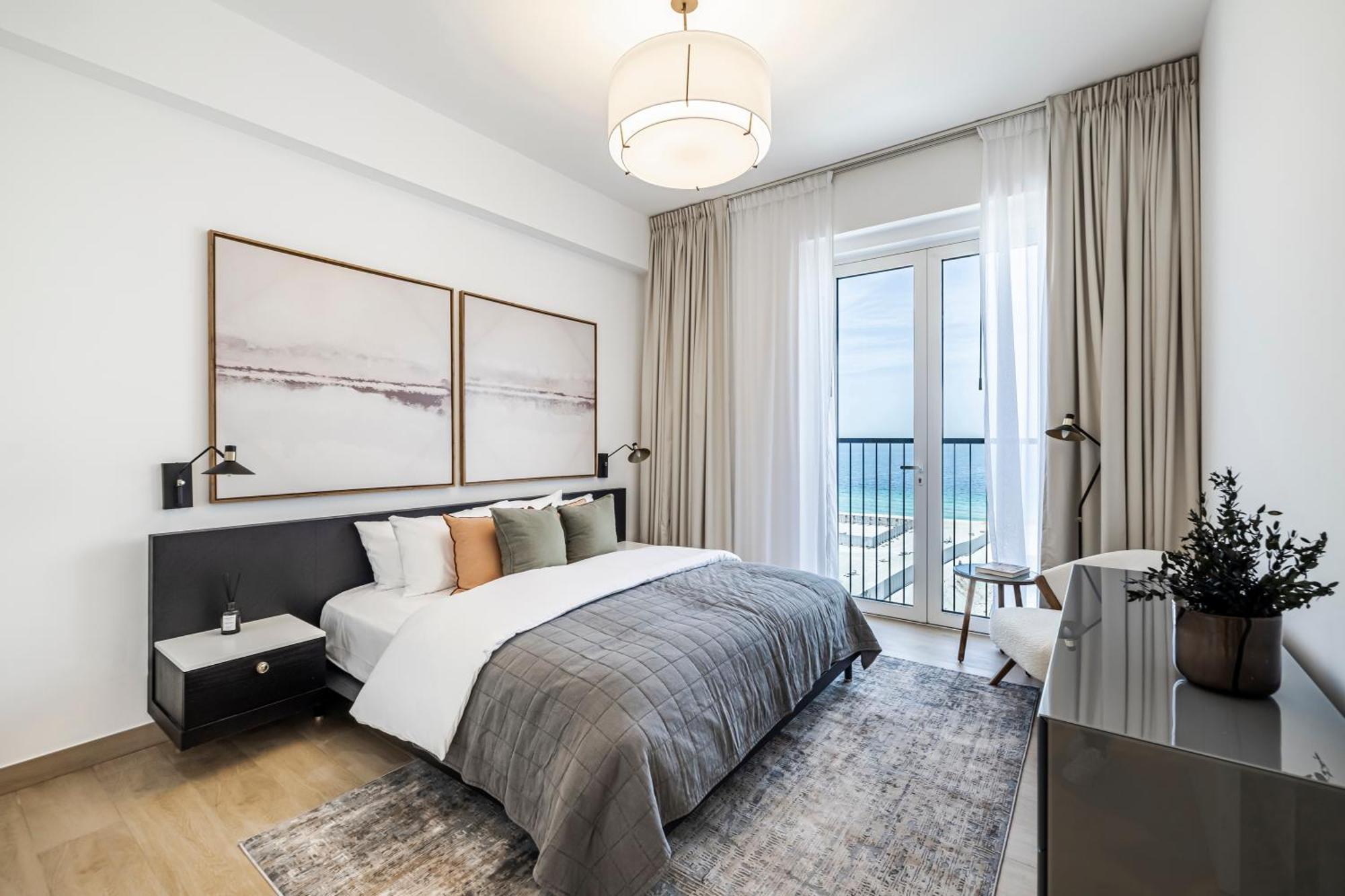 Magnificent Sea Views 1 Bedroom At View Le Pont B1 La Mer, * Dubai
