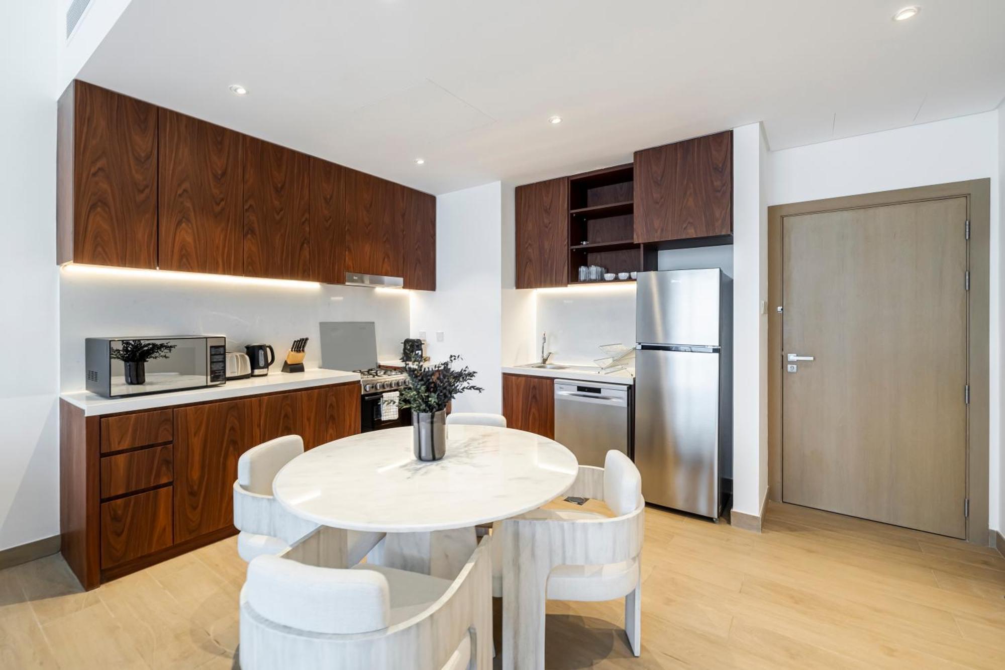 Magnificent Sea Views 1 Bedroom At View Le Pont B1 La Mer, Apartment Dubai